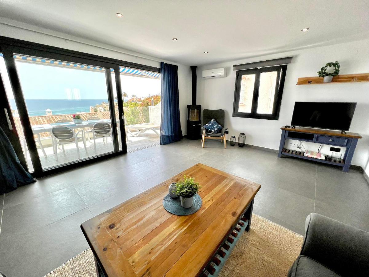 Вилла Wonderful House By The Sea Нерха Экстерьер фото